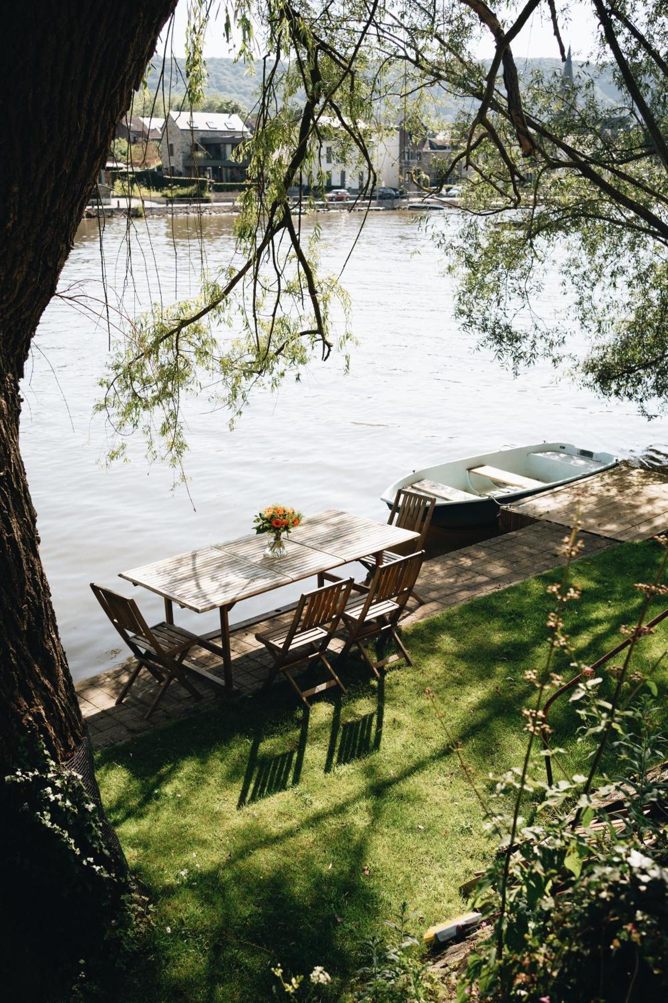 Pieds Dans L'Eau Private Wellness Bordure De Meuse Villa Lustin Exteriör bild