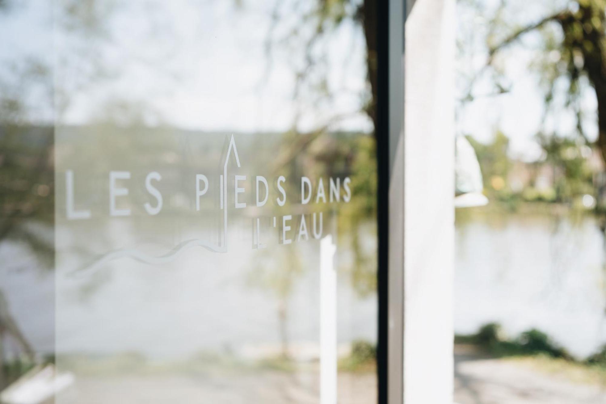 Pieds Dans L'Eau Private Wellness Bordure De Meuse Villa Lustin Exteriör bild